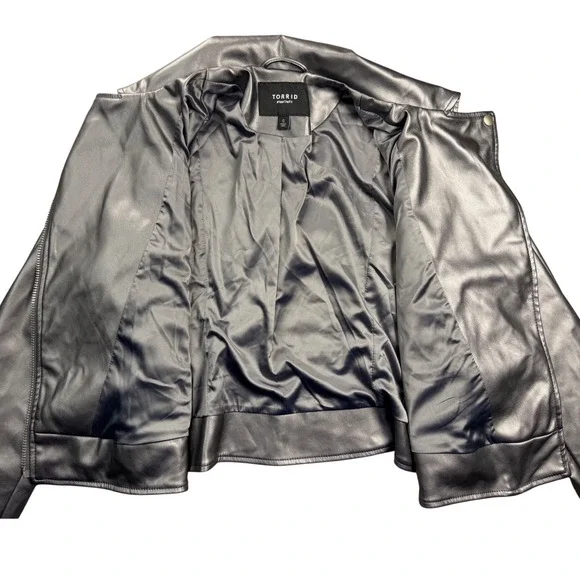 Torrid Plus Size 0X Metallic Faux Leather Moto Biker Jacket Silver Gray - Picture 7 of 11